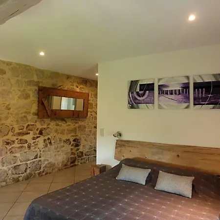 Des Monèdes Bed & Breakfast