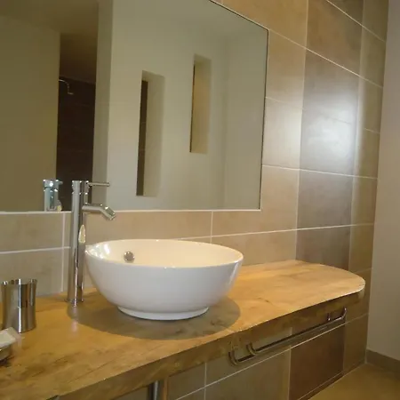 Des Monèdes Bed & Breakfast 3*